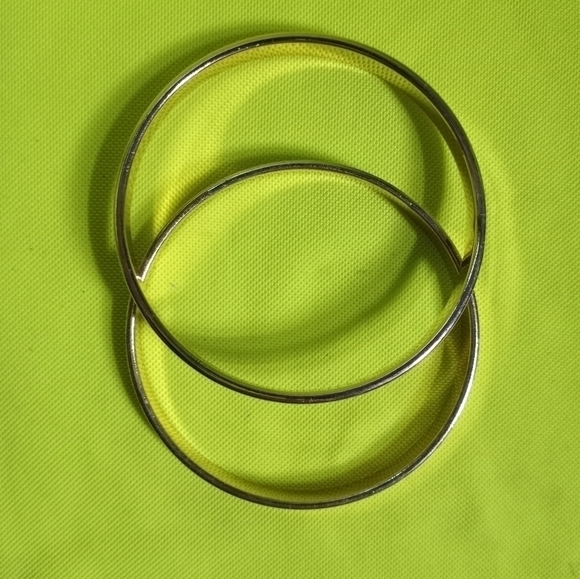 Pair goldtone plain Bangle bracelets - Picture 5 of 5